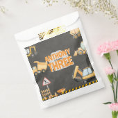 Construction Birthday Invitation フェイバーバッグ (封をした状態)