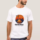 Construction Life Steel Concrete Retro Sunset Tシャツ (正面)