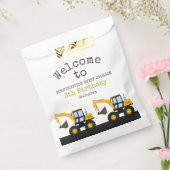 Construction Truck Birthday | Personalized Décor フェイバーバッグ (封をした状態)