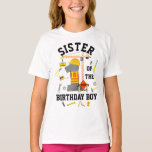 Constructor Sister of the First birthday boy Tシャツ<br><div class="desc">祝ベビー初の誕生日で、この特別なtシャツと特別なデザインをパーソナライズされた持つ</div>