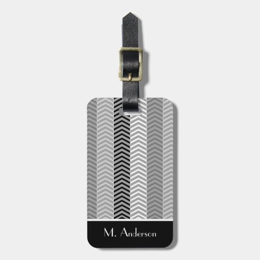 Contemporyの白黒シェブロンは名前と縞で飾ります ラゲッジタグ (正面縦)