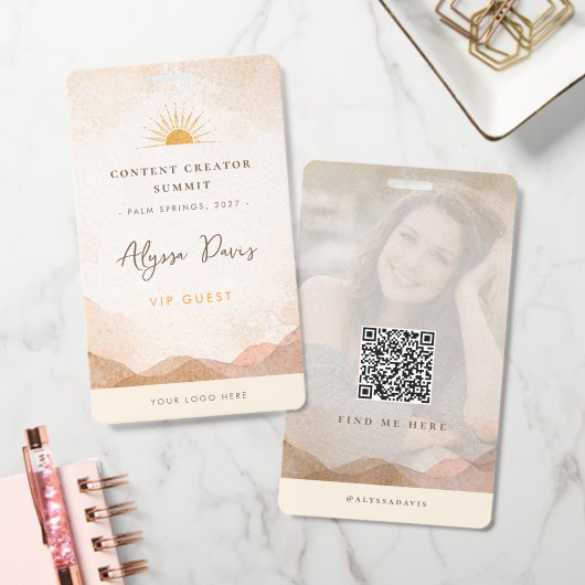 Content Creator Badge Photo QR Code Aesthetic バッジ (オフィス)