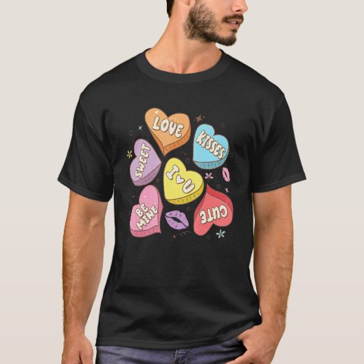 Conversation Hearts Valentines XOXO Retro Groovy F Tシャツ (正面)