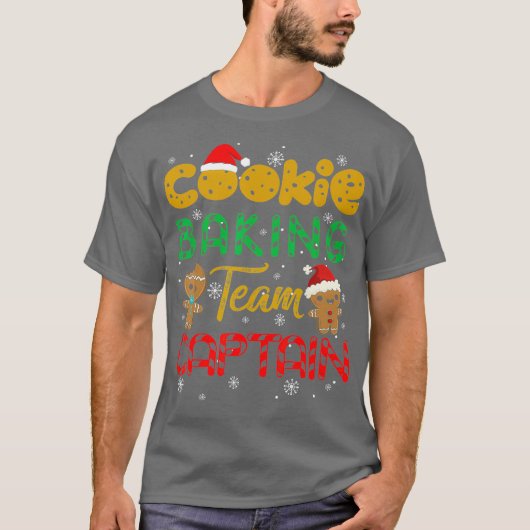 Cookie Baking Team Captain Gingerbread Christmas Tシャツ (正面)