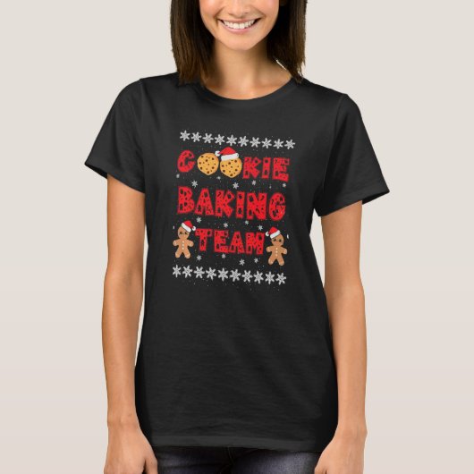 Cookie Baking Team Gingerbread Men With Xmas Hats  Tシャツ (正面)
