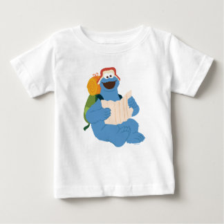 Cookie Monsterが地図を読んでいる ベビーTシャツ