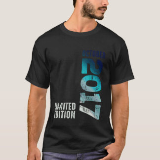 Cool Awesome October 2017 Since 2017 Vintage 2017  Tシャツ