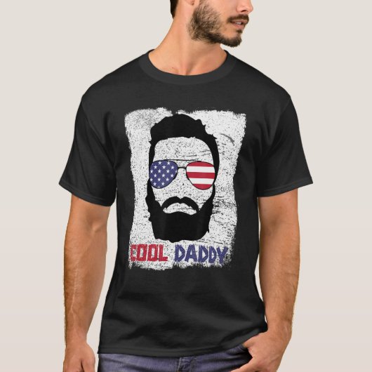 Cool Bearded Daddy Summer 4th of July Funny Cousin Tシャツ (正面)