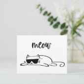 Cool black and white meow cat with sunglasses ポストカード (スタンド正面)