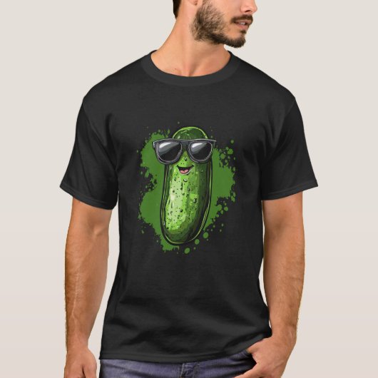 Cool Cucumber With Sunglasses Tシャツ (正面)