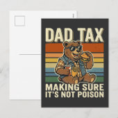 Cool Dad Bear Funny Snack Time Design  シーズンポストカード (正面/裏面)