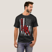 Cool Ice Hockey Player Distressed USA American Fla Tシャツ (正面フル)