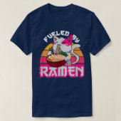 Cool Japanese Cat Eats Ramen, Fuled By Ramen Quote Tシャツ (デザイン正面)