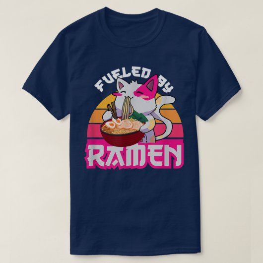 Cool Japanese Cat Eats Ramen, Fuled By Ramen Quote Tシャツ (デザイン正面)