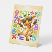Cool Maths Giraffe Numbers Desk Art for Kids 台座サイン (正面)
