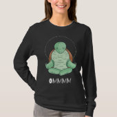 Cool OMMM meditation relaxation turtle yoga Tシャツ (正面)