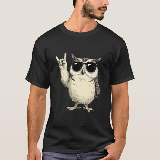 Cool Owl with Sunglasses Hand Sign Art Tシャツ (正面)