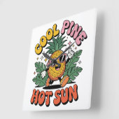 Cool Pine Hot Sun Retro Pineapple Summer Vibes スクエア壁時計 (傾斜)