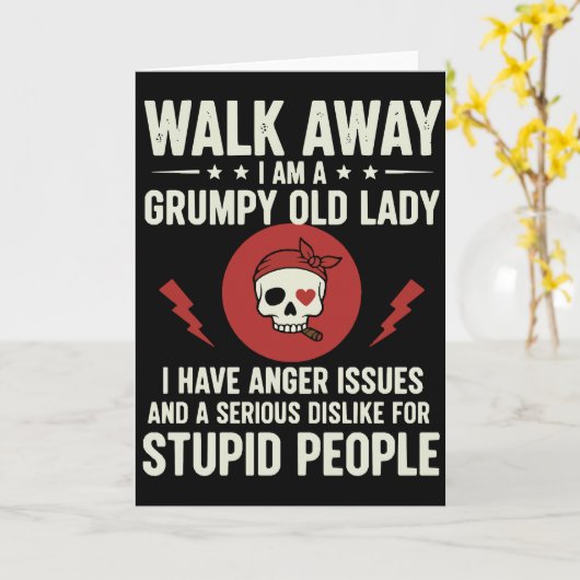 Cool Sarcastic Quote Walk Away I Am A Grumpy Old カード (黄色い花)