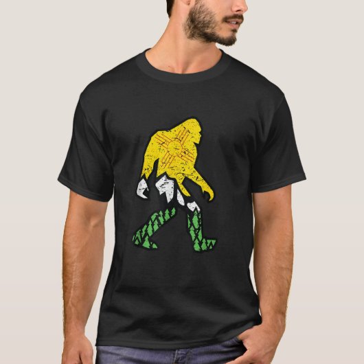 Cool Sasquatch is Real New Mexican Flag Yeti Hide  Tシャツ (正面)