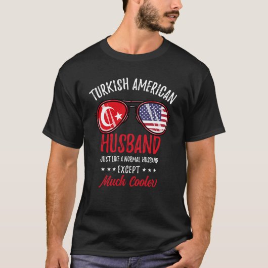 Cool Turkish American Husband Turkish Family Tシャツ (正面)