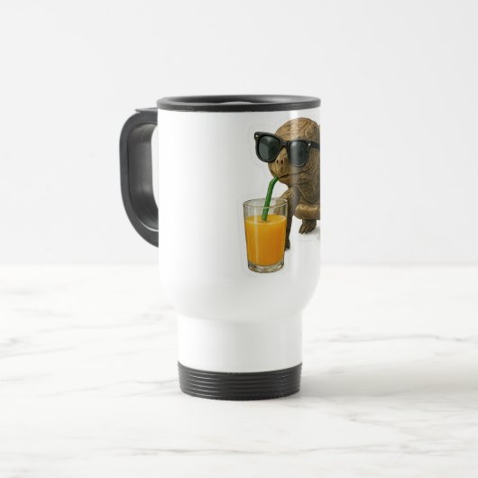 Cool Turtle Sipping Juice Sticker トラベルマグ (正面左)