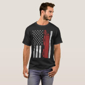 Cool US American Flag Semi Truck Driver 18 Wheeler Tシャツ (正面フル)