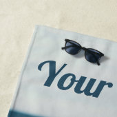 Coole Katze am Strand mit Sonnenbrille und Hut - ビーチタオル (インサイチュ)