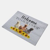Coop Silkie Bantam Sunflowers Woodへようこそ ドアマット (アングル)
