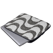 Copacabana Sidewalk Brazilian pattern ラップトップスリーブ (正面下部)