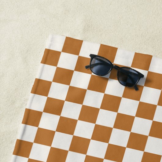 Copper and eggshell checkerboard pattern ビーチタオル (インサイチュ)