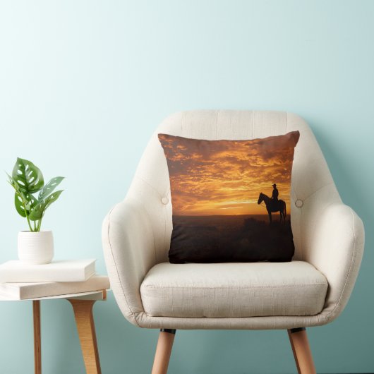 Copper Sunset Warm Tones Cowboy Silhouette Art クッション (椅子)
