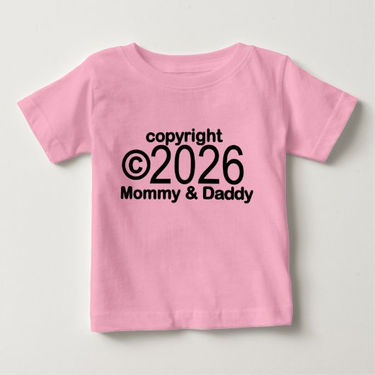 Copyright 2022 Mommy and Daddy ベビーTシャツ (正面)