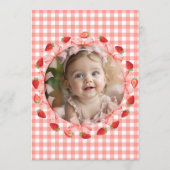 Coquette Berry First Birthday Red Gingham Photo 招待状 (裏面)