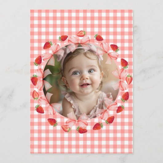 Coquette Berry First Birthday Red Gingham Photo 招待状 (裏面)