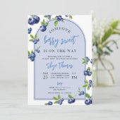 Coquette Berry Sweet blueberry Baby Shower 招待状 (スタンド正面)