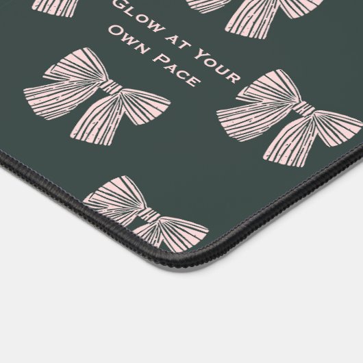 Coquette Bow Black & Pink Glow at Your Own Pace デスクマット (コーナー)