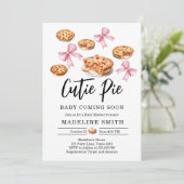 Coquette Cutie Pie Sweet Pink Bow Baby Shower 招待状 (スタンド正面)