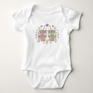 Coquette Floral Iced Coffee Baby Bodysuit | Trendy ベビーボディスーツ