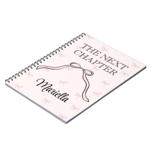 Coquette Graduate Personalized Pink Bow Diary ノートブック (左側)