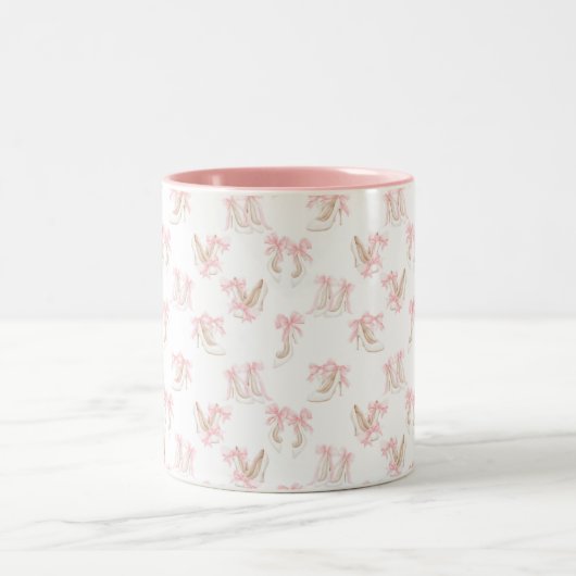 Coquette Shoes Pattern ツートーンマグカップ (中央)