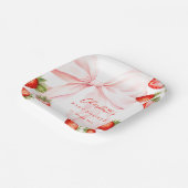 Coquette Strawberry Baby Shower ペーパープレート (傾斜あり)