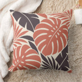 Coral Plum Tropical Leaf Silhouette クッション (ブランケット)