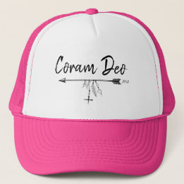 "Coram Deo" (ラテン語:神の前で)。 キャップ