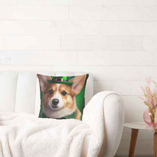Corgi Dog in St. Patrick's Day Dress クッション (ソファ)