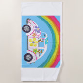  Corgis in Hippie Car at the Beach with a Rainbow ビーチタオル (正面)