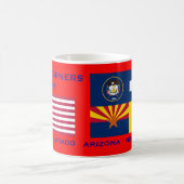 Corners*の4つの旗のマグ コーヒーマグカップ (中央)