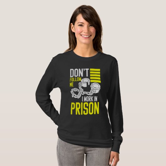 correctional care inmate nurse and prison nursing  tシャツ (正面フル)