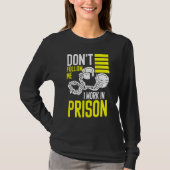 correctional care inmate nurse and prison nursing  tシャツ (正面)