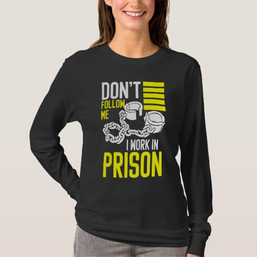 correctional care inmate nurse and prison nursing  tシャツ (正面)